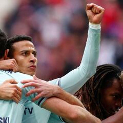 Sin James, Bayern gana y se pone a dos puntos del líder