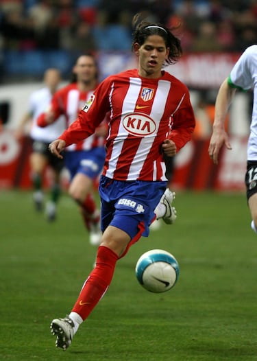 El defensa central portugués defendió los colores del Atleti entre 2006 y 2008. Jugó 40 partidos y marcó 2 goles. 