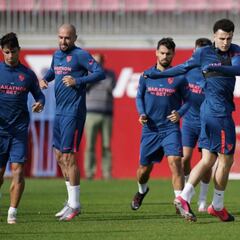 Suso e Idrissi vuelven al trabajo con el resto del grupo