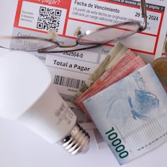 El Gobierno pretende prohibir la contratación de luz y gas por teléfono