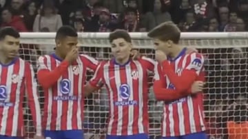El polémico penalti que desquicia al Atleti: Julián y el doble toque