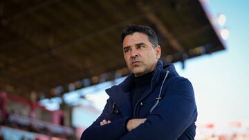 GIRONA, 18/01/2025.- El entrenador del Girona FC Míchel Sánchez durante el partido de LaLiga EA Sports contra el Sevilla FC en el Estadio de Montilivi de Girona este sábado. EFE/David Borrat