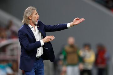 Ricardo Gareca, durante el encuentro entre Perú y Australia para el pase al Mundial de fútbol de Catar 2022. 