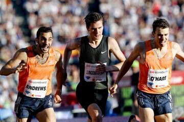 Jakob Ingebrigtsen, en el centro. 