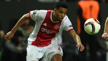 Jairo Riedewald tiene 22 años y juega en el eje de la zaga.