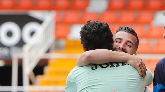 Parejo le cede el testigo a Gayà