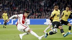 Edson Álvarez mete gol y responde a Ronald de Boer