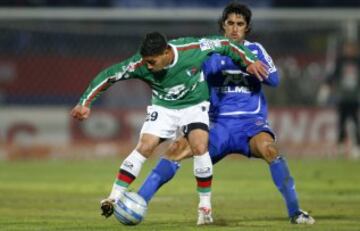Estuvo la temporada 2008-09 en Palestino y sólo duró ese año. Llegó tras recomendación de Claudio Vivas.
