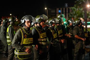 Las fuerzas de seguridad dispersan una concentración mientras las protestas lideradas por jóvenes que exigían reformas sanitarias y educativas se tornaron violentas en Salé, Marruecos.