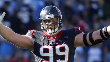 Luego que se anunciara que Dell Loy Hansen deberá vender sus franquicias, tras sus comentarios racistas, el jugador de la NFL se interesó por el equipo femenil.
