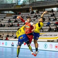 El Huesca tumba al Bidasoa en la carrera por la segunda plaza