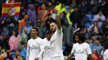 Benzema celebra su gol contra el Valencia.