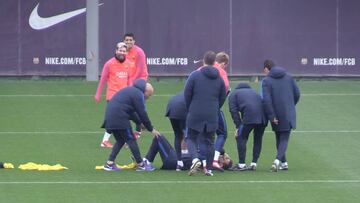 Neymar accidentally floors Barça assistant Unzue in training
