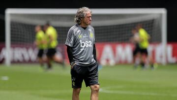 Soccer Football - Copa Libertadores - Flamengo Training - La Videna, Lima, Peru - November 21, 2019   Flamengo coach Jorge Jesus during training   REUTERS/Guadalupe Pardo