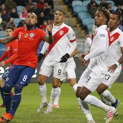 Chile cayó ante Perú y jugará por el tercer puesto ante Argentina