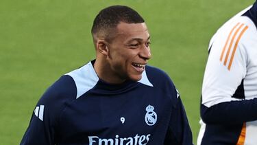 Real Madrid's French forward #9 Kylian Mbappe reacts during a team training session at the King Abdullah Sport City in Jeddah on January 11, 2025 on the eve of the Spanish Super Cup final football match against FC Barcelona. (Photo by FADEL SENNA / AFP)