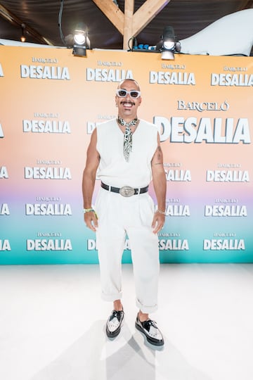 Dani del L¨ªo posa en la alfombra roja del festival Ron Barcel¨® Desalia 2025.