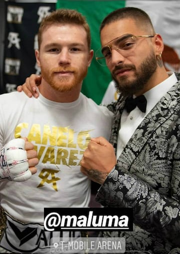 El cantante colombiano también acompañó al Canelo instantes previos a la pelea, posaron para las cámaras y se abrazaron