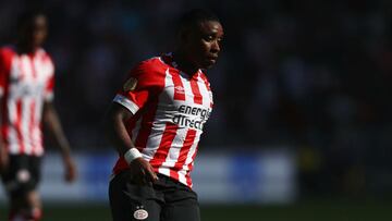 Premier League: Spurs complete signing of PSV's Bergwijn
