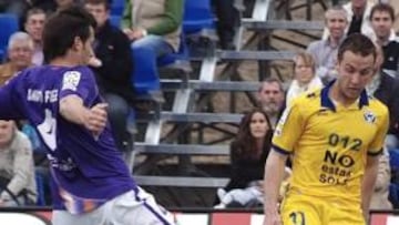 <b>LÍDER. </b>Montañés dispara ante la oposición de David Fernández.