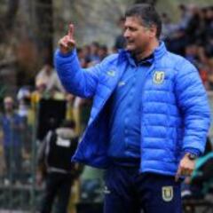 Fuentes se quedó sin zagueros para recibir a la U en el CAP