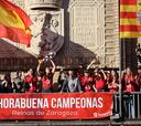 Un millar de personas aclaman en Zaragoza al campeón copero