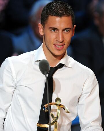 El 28 de abril de 2012, por tercera temporada consecutiva, Hazard fue nominado al premio al Jugador del A?o en la Ligue 1.