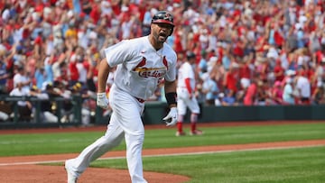 ST LOUIS, MO - AUGUST 14: Albert Pujols #5 of the St. Louis Cardinals celebrates after hitting his second home run of the game, a three-run shot, against the Milwaukee Brewers in the eighth inning at Busch Stadium on August 14, 2022 in St Louis, Missouri.   Dilip Vishwanat/Getty Images/AFP
== FOR NEWSPAPERS, INTERNET, TELCOS & TELEVISION USE ONLY ==