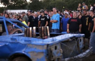 Con la disponibilidad cada vez menor de grandes vehículos fabricados en Estados Unidos de 1950, los vehículos más pequeños fabricados entre 1980 y 1990 son los más utilizado hoy en día. El evento de dos días en la Feria del Estado de Nueva Jersey contó con más de 100 coches con conductores de Nueva Jersey y alrededores.