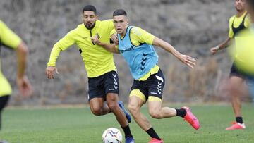 Edu Espiau: "El equipo estuvo bien ante el Legan¨¦s¡±