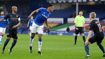 Everton, con Yerry Mina, eliminado de FA Cup por Manchester City