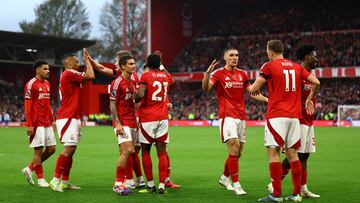 Liverpool retomó la cima, Manchester City y Arsenal tropezaron, Nottingham Forest es tercer puesto y Chelsea se mantiene en el Top-4.