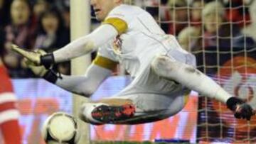 El portero puede seguir en el Mirandés una temporada más.