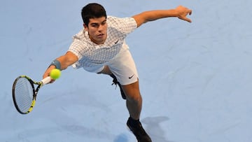 Consulta el horario, TV y c&oacute;mo y d&oacute;nde ver el encuentro de fase de grupos de las NextGen ATP Finals entre Carlos Alcaraz y Brandon Nakashima hoy, mi&eacute;rcoles 10 de noviembre.