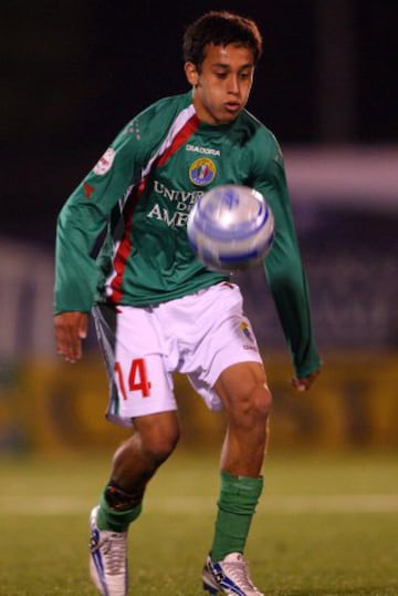 El actual jugador que brilla en Eibar también fue figura del Celta de Vigo. Al puntero no le ha sido fácil su carrera como futbolista, dado que antes de brillar en Audax Italiano fue desechado por la cantera de Colo Colo.