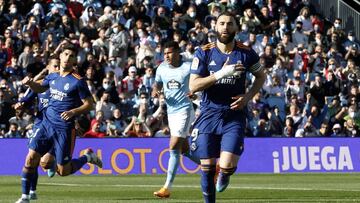 Benzema, celebrando el primero de sus dos goles al Celta.