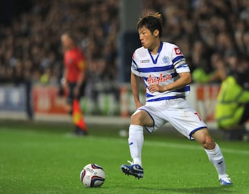 El de Seúl fichó por el QPR tras su paso por el Manchester United en la temporada 12/13. Tras ello vistió la camiseta del PSV (en calidad de cedido por parte del QPR). Se retiró en el club de Shepherd's Bush.