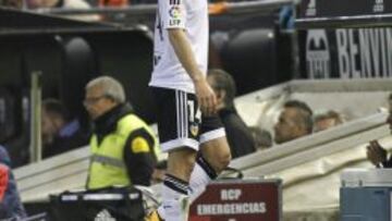 Gayá se retira lesionado.