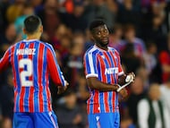 Soccer Football - UEFA Conference League - Play Off - First Leg - Crystal Palace v Fredrikstad - Selhurst Park, London, Britain - August 21, 2025 Crystal Palace's Jefferson Lerma reacts with Daniel Munoz Action Images via Reuters/Matthew Childs