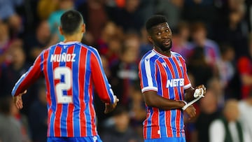 Soccer Football - UEFA Conference League - Play Off - First Leg - Crystal Palace v Fredrikstad - Selhurst Park, London, Britain - August 21, 2025 Crystal Palace's Jefferson Lerma reacts with Daniel Munoz Action Images via Reuters/Matthew Childs