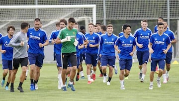 Eguaras y Raúl Guti, junto al resto del grupo en el primer día de entrenamientos colectivos.
