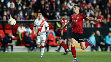 Gabriel Paulista of Valencia in action during the spanish league, La Liga Santander, football match played between Rayo Vallecano and Valencia CF at Estadio de Vallecas on april 11, 2022, in Madrid, Spain.
AFP7
11/04/2022 ONLY FOR USE IN SPAIN
