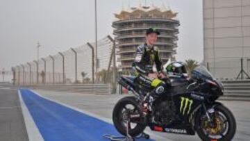 El debutante Bradley Smith a lomos de la Yamaha M1.