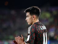 Soccer Football - FIFA Under 20 World Cup - Round of 16 - Chile v Mexico - Estadio Elias Figueroa Brander, Valparaiso, Chile - October 7, 2025 Mexico's Gilberto Mora reacts after being substituted REUTERS/Rodrigo Garrido