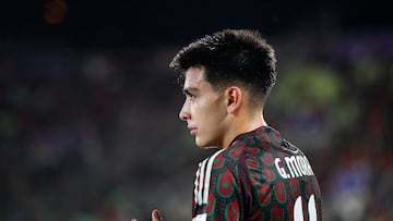 Soccer Football - FIFA Under 20 World Cup - Round of 16 - Chile v Mexico - Estadio Elias Figueroa Brander, Valparaiso, Chile - October 7, 2025 Mexico's Gilberto Mora reacts after being substituted REUTERS/Rodrigo Garrido