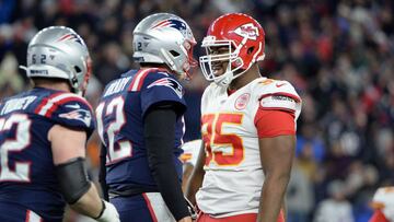 Kansas City salió de New England con un triunfo plagado de dudas y errores arbitrales que, combinado con la derrota de Raiders, les da el título divisional.