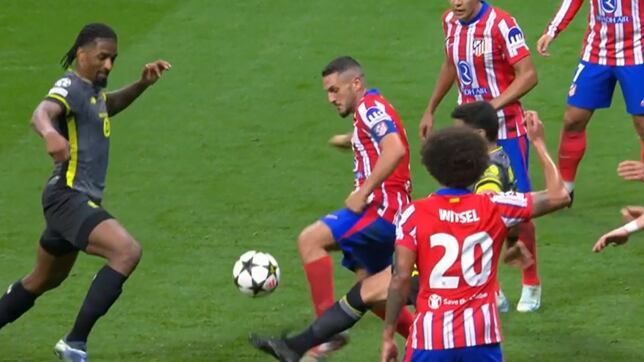 Extraño penalti en contra del Atleti: “El contacto no es suficiente para pitarlo”