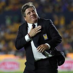 Miguel Herrera piensa en reforzar la defensa de Tigres pese a su buen paso