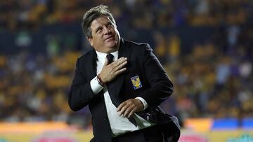 Miguel Herrera piensa en reforzar la defensa de Tigres pese a su buen paso