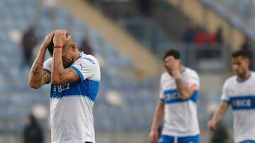 Futbol, Audax Italiano vs Universidad Catolica
Fecha 20 Campeonato Nacional 2024.
Los jugadores de Universidad Catolica lamentan la derrota frente a Audax Italiano durante el partido de primera division disputado en el estadio El Teniente de Rancagua, Chile.
18/8/2024
Jorge Loyola/Photosport
Football, Audax Italiano vs Universidad Catolica
20nd turn, 2024 National Championship
Universidad Catolica’s players reacts after loosing against Audax Italiano during the first division match at the El Teniente stadium in Rancagua, Chile.
18/8/2024
Jorge Loyola/Photosport